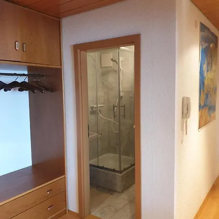 Fuer 4 Personen, 2 Schlafzimmer, 2 Parkplaetze, Wlan شقة