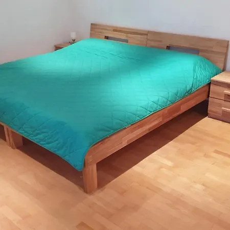 Fuer 4 Personen, 2 Schlafzimmer, 2 Parkplaetze, Wlan Constance