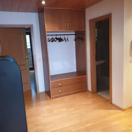 Appartement Fuer 4 Personen, 2 Schlafzimmer, 2 Parkplaetze, Wlan Constance