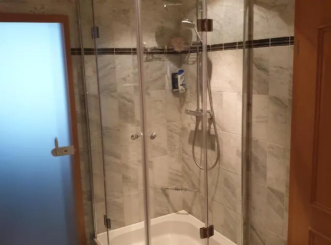 Fuer 4 Personen, 2 Schlafzimmer, 2 Parkplaetze, Wlan Appartement