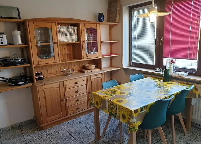 Fuer 4 Personen, 2 Schlafzimmer, 2 Parkplaetze, Wlan Appartement *
