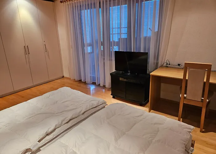 Appartement Fuer 4 Personen, 2 Schlafzimmer, 2 Parkplaetze, Wlan *